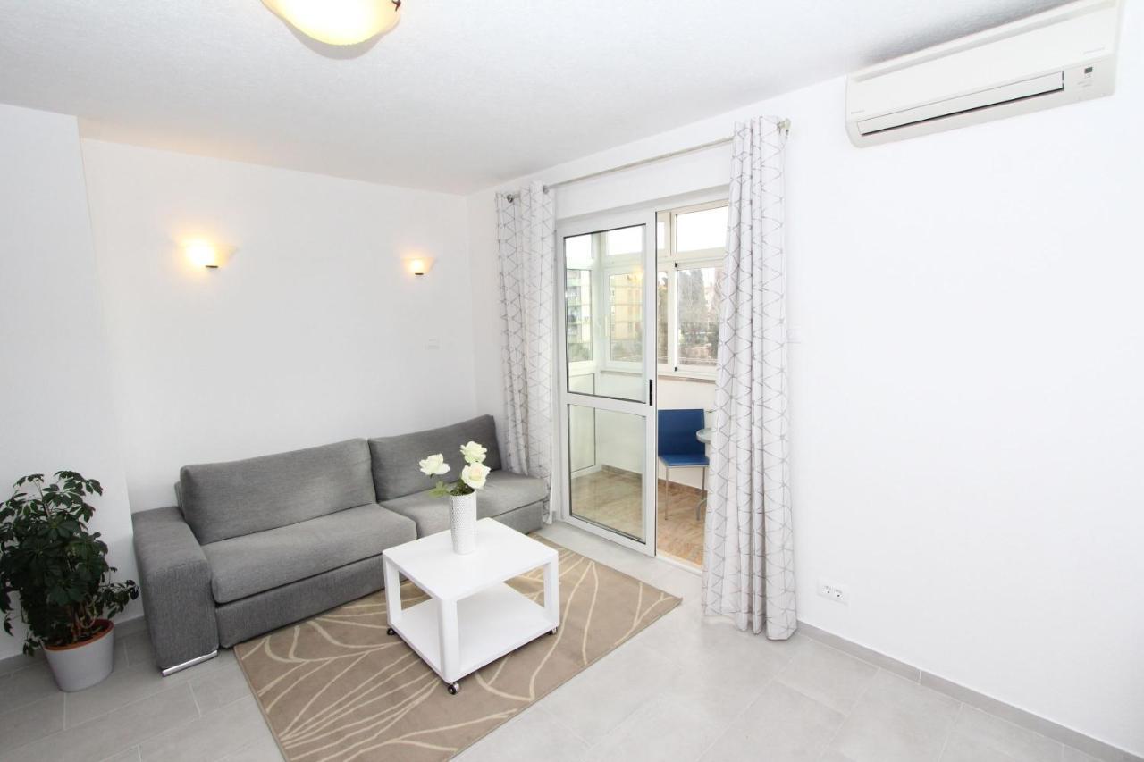 Apartment Stellina *
